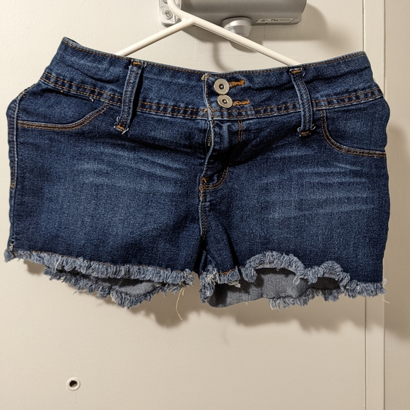 Denim shorts - Picture 3 of 4